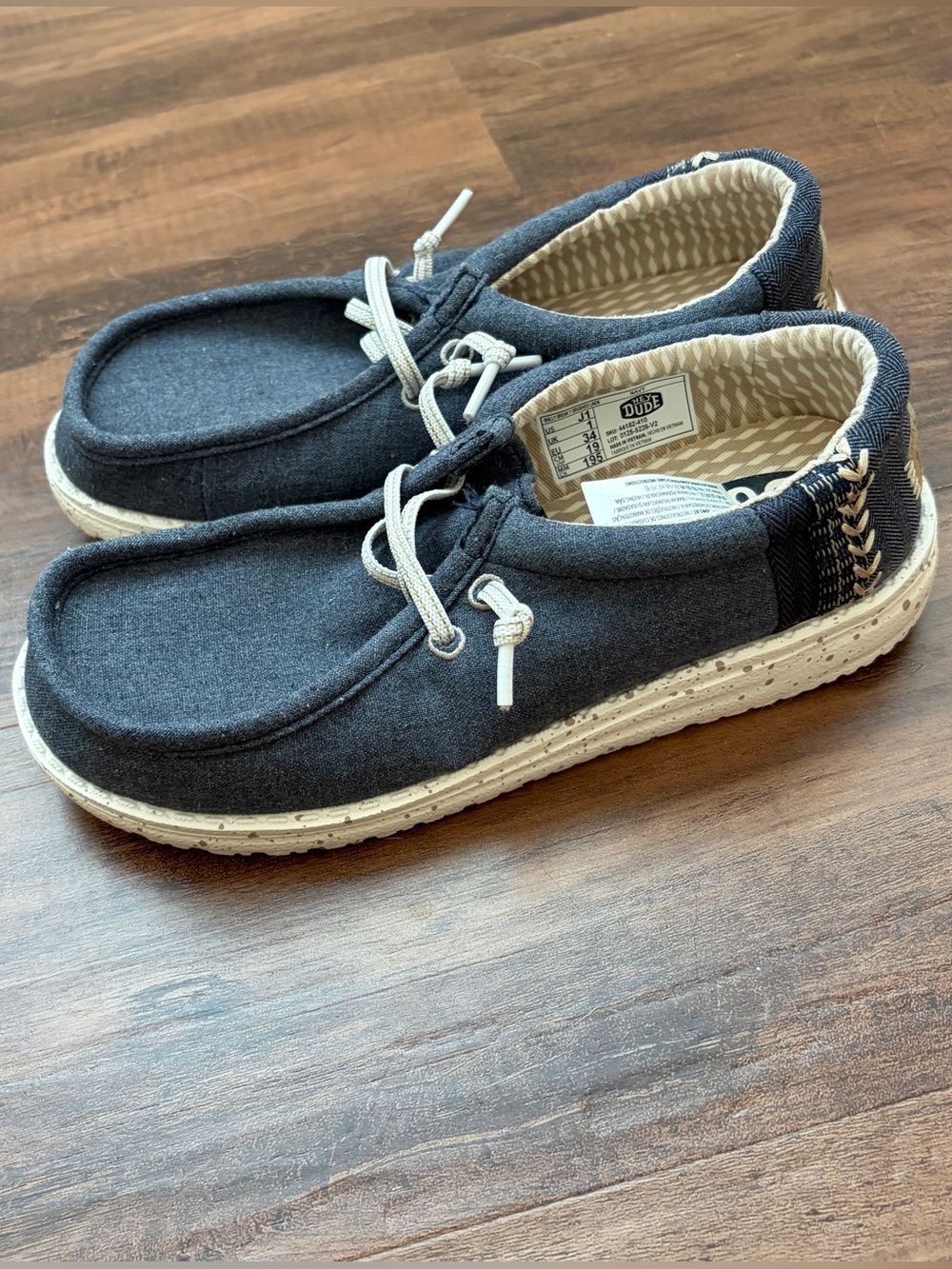 Hey Dude Wendy Youth J1 Navy Slip On Loafers Lightweight Casual Comfort Shoes